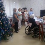 Štědrý den a rozdávání dárečků klientům ze stromu splněných přání v Tescu 24.12.2018